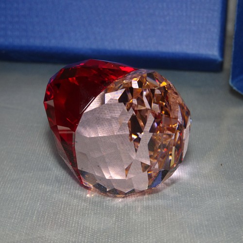 SWAROVSKI LOVE HEART RED and CLEAR Combined CRYSTAL HEART FIGURINE DISPLAY - Picture 2 of 11