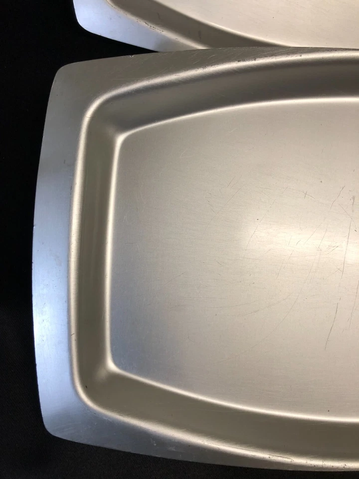 Juego de (2) Bandejas para Servir Vintage Años 50 MIRRO Medallion MCM Atomic Starburst EE. UU. Foto 2 de 4