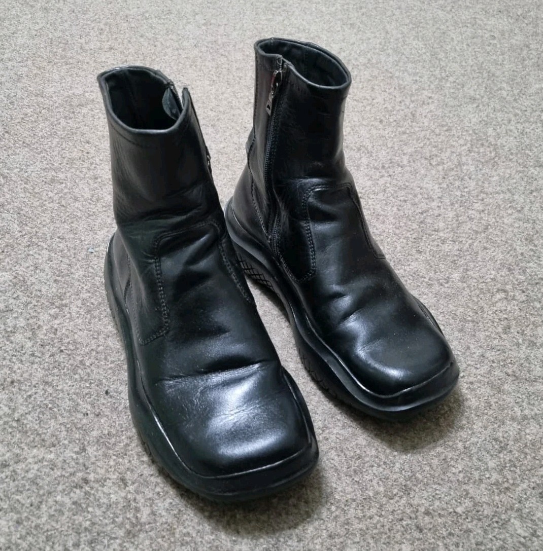Prada Chelsea Boots Women's Black Leather FW 99 Vibram Y2K Linea Rossa Sz 6.5 Us-image