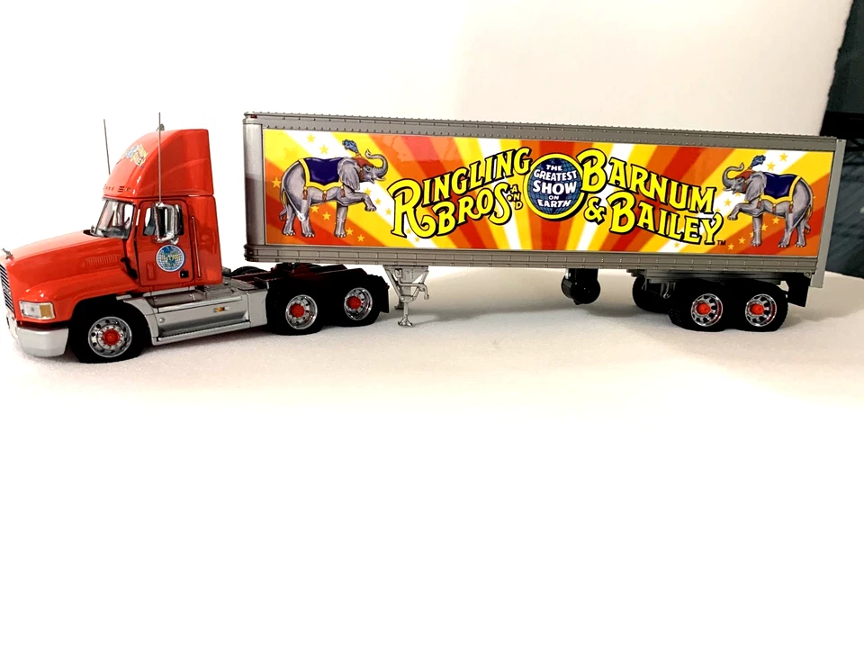 Franklin Mint Mack Truck Ringling Bros Circus tractor scale 1:43 INV# 3538 - Image 3 of 4