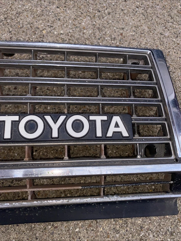 TOYOTA CRESSIDA 1985 1986 1987 88 PARRILLA DELANTERA MONTAJE 53111-22260 OEM Foto 3 de 4