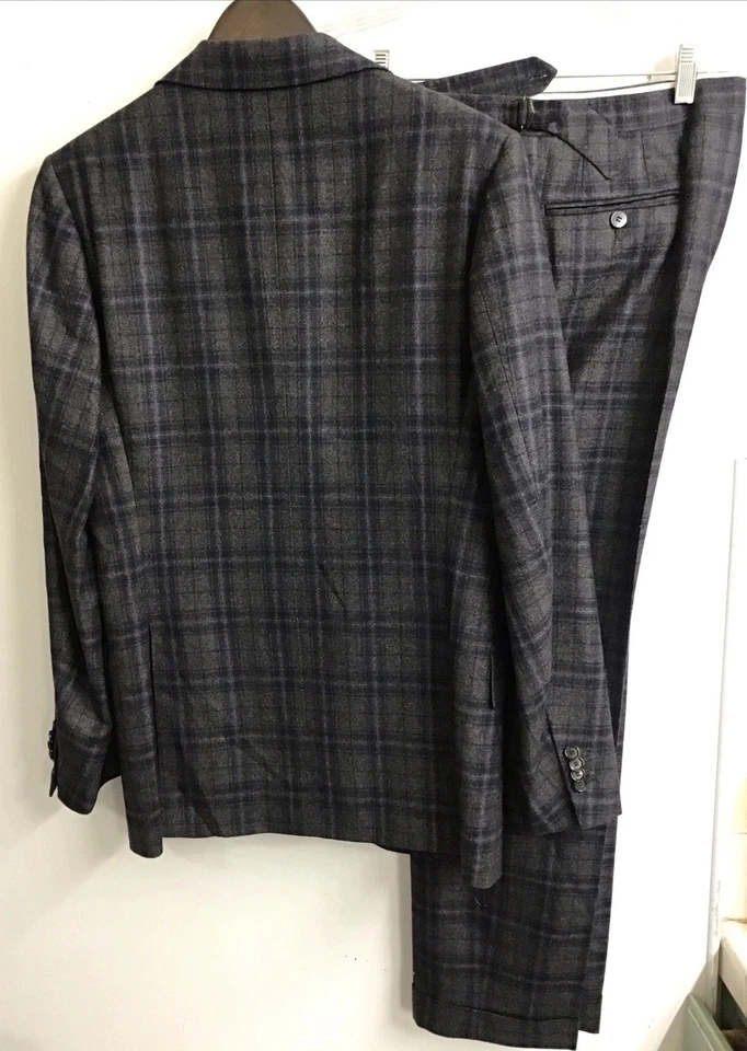 cesare attolini suit Gray/Navy Wool Plaid Jacket And Pant Size 38 - Image 4 of 4