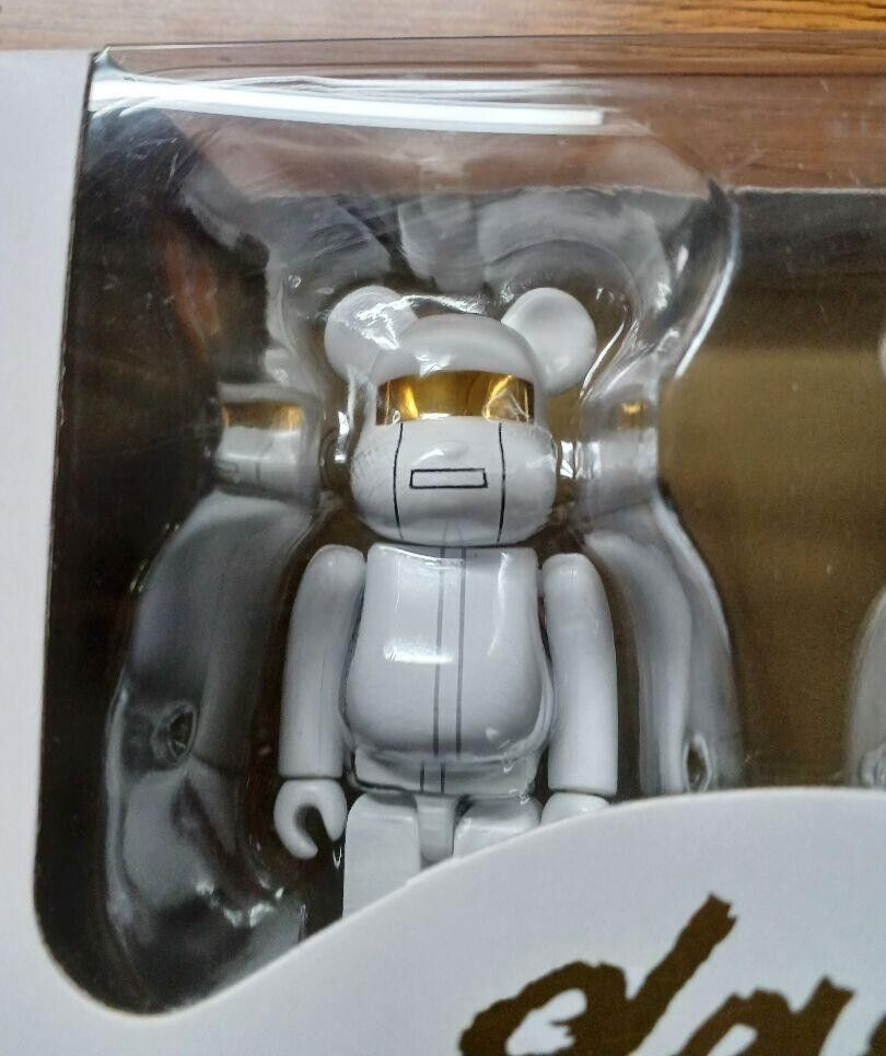 BE@RBRICK BEARBRICK DAFT PUNK WHITE SUITS Ver. 100% 2pcs BOX BE@RBRICK BEARBRICK DAFT PUNK WHITE SUITS Ver. 100% 2pcs BOX