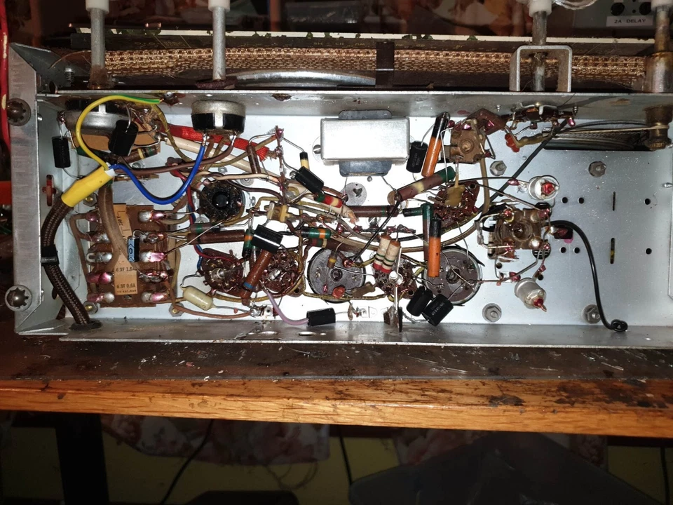 Pure Black capacitor kit. 630 volt 2% tolerance for valve radio.12 VALUES ! - Image 3 of 4