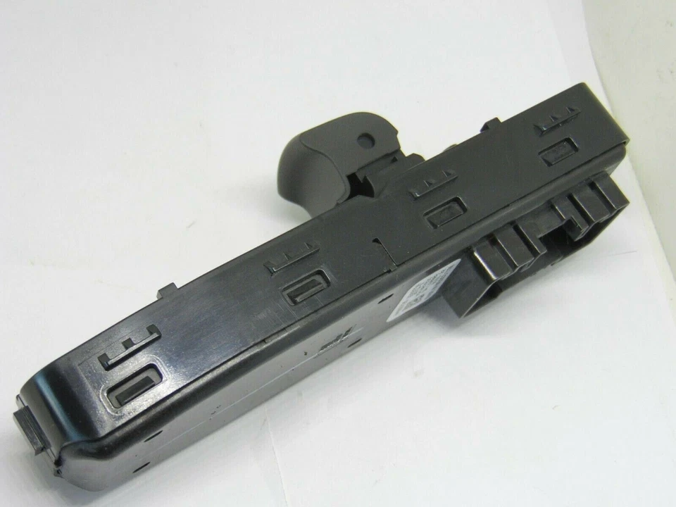 84559726 ACDelco POWER WINDOW SWITCH RH SIDE  fits 2020 SILVERADO 1500 2500 HD - Image 4 of 4