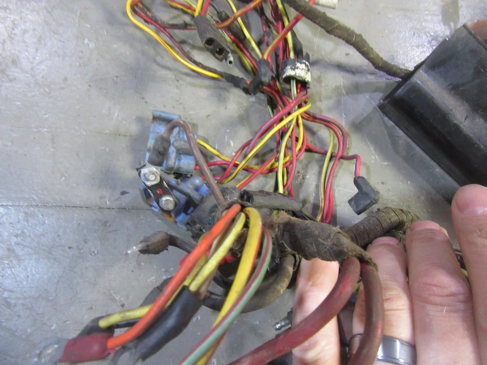 Lincoln Continental 1964 interior debajo del tablero arnés de cables piezas de cableado Foto 3 de 3