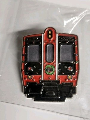 MTA Metro North RailRoad M8 2025 Holiday Train Pin......selten...