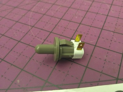 DA34-00066C - Samsung Genuine OEM Refrigerator Door Interlock Switch, 1 Button
