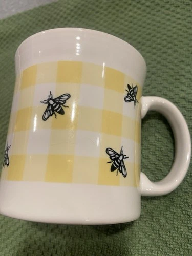 Fiesta Fiestaware Gingham Bees On White/Yellow Java Mug 12 Oz