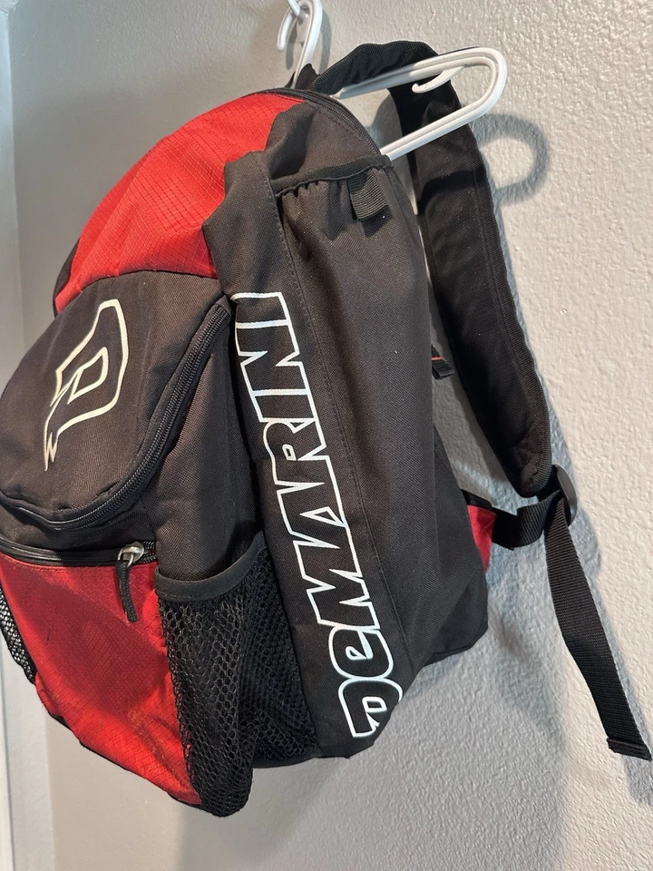 DeMarini Rojo y Negro Béisbol Softbol Equipo Bolsa Mochila 17"  Foto 4 de 4