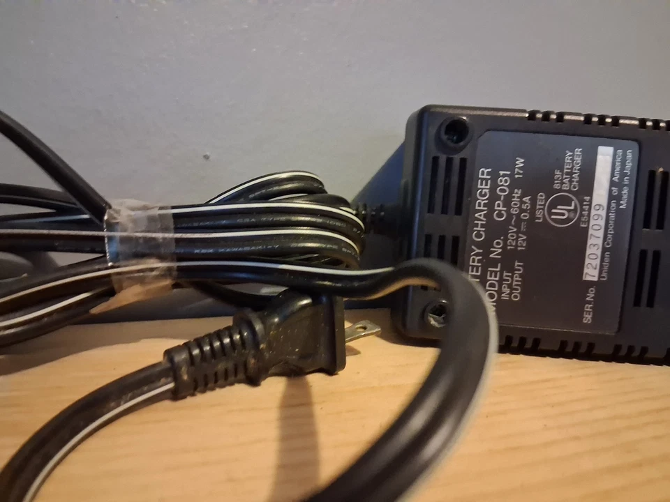 Cargador de batería Uniden CP-081 12V para paquetes de baterías de radio - probado y funcionando Foto 4 de 4