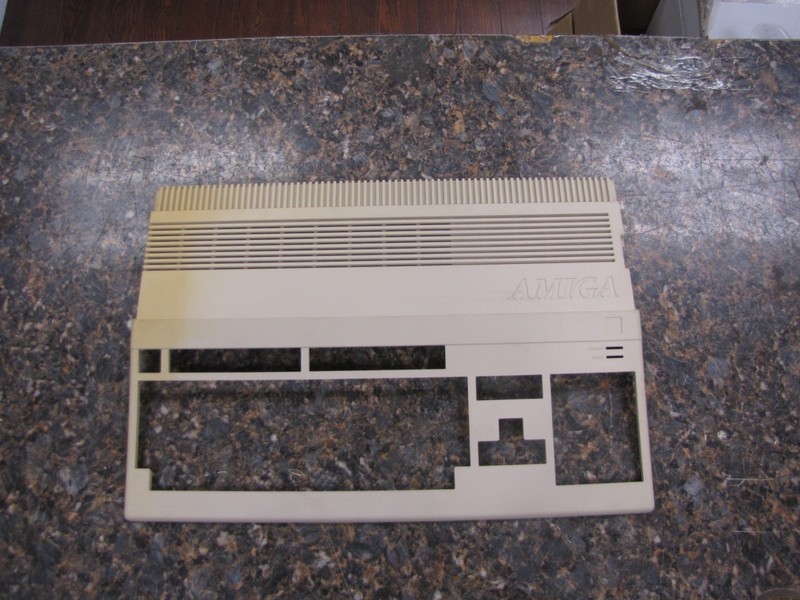 Commodore Amiga 500 / 500 Plus - Top Case -Very Good- # 312505-2 -NJ39