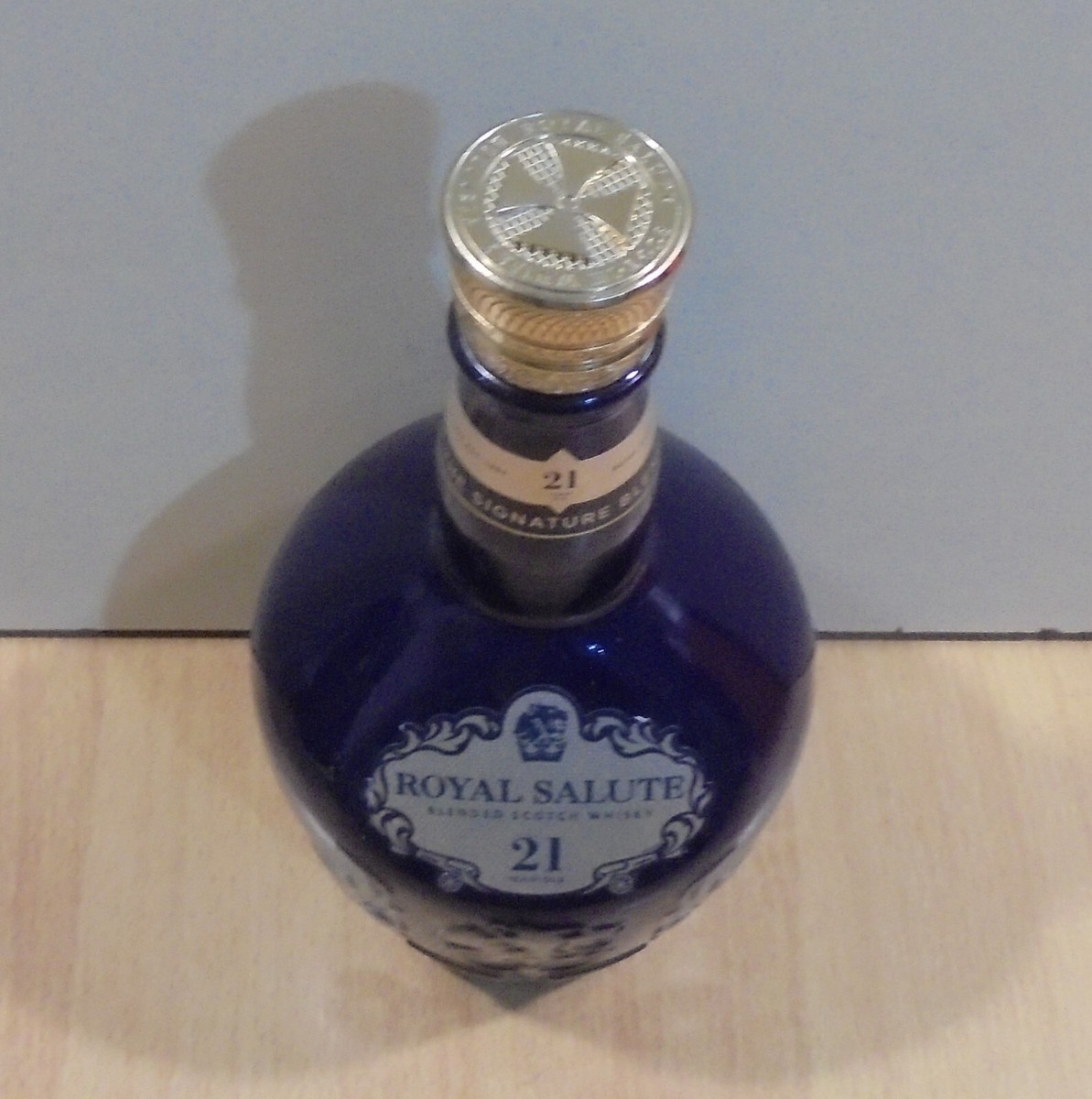 CHIVAS REGAL ROYALE SALUTE 21 Y.O LTD CERAMIC BOTTLE 700ML EMPTY