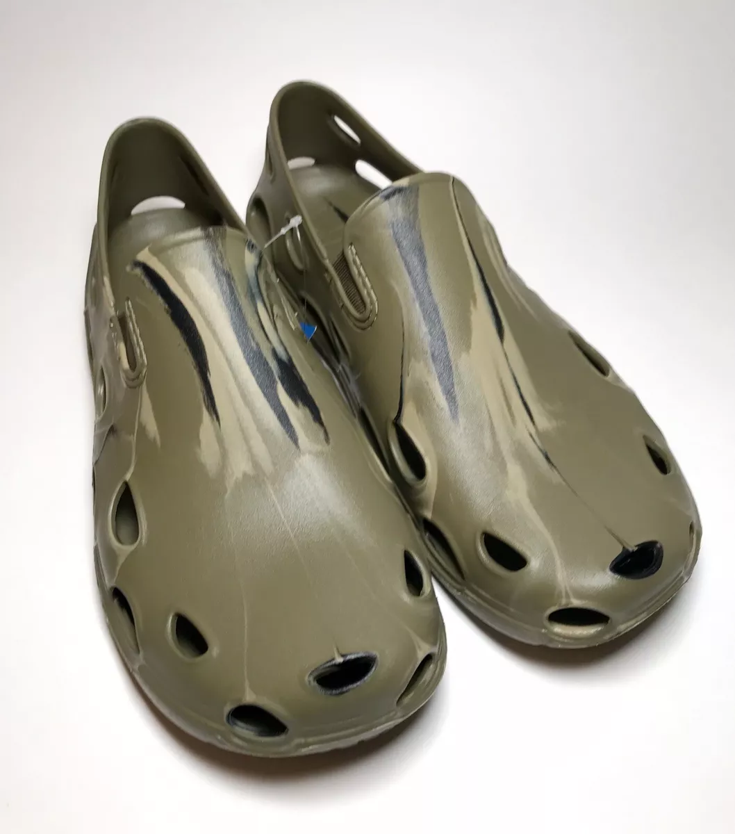 Huk crocs clearance