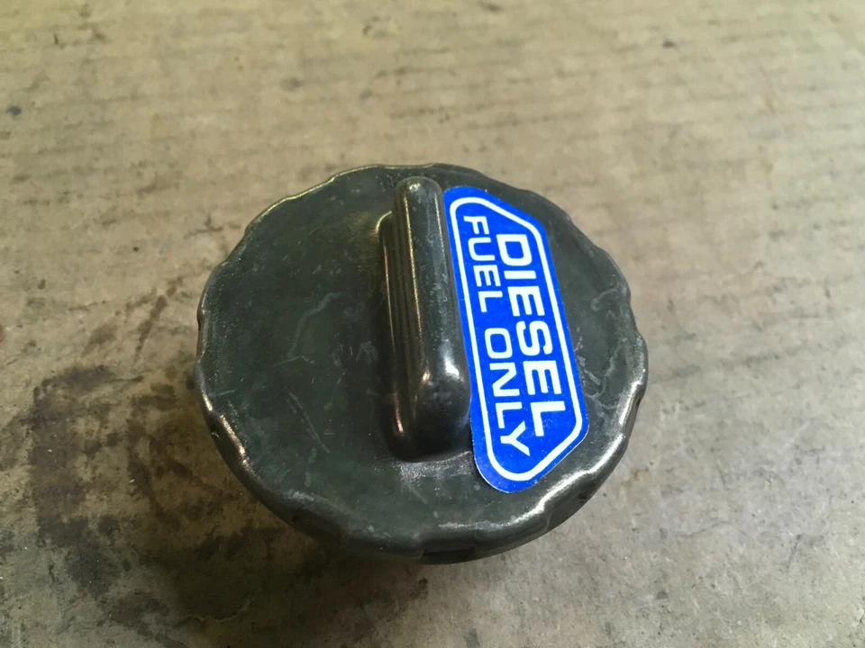 New AC GM Gasoline Tank Cap GT101  - Image 4 of 4