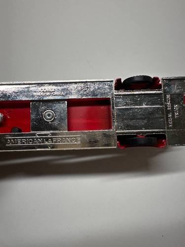 Corgi American LaFRANCE Rochester NY Aerial Ladder Fire Truck Diecast - Picture 8 of 9