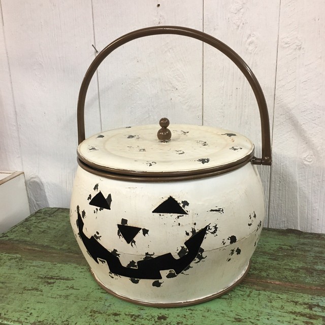 14” Pumpkin Jack O Lantern Metal Bucket Pail Primitive Rustic White