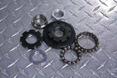 03 KAWASAKI ZX 900 NINJA STEERING COLUMN BEARING RING NUT FORK