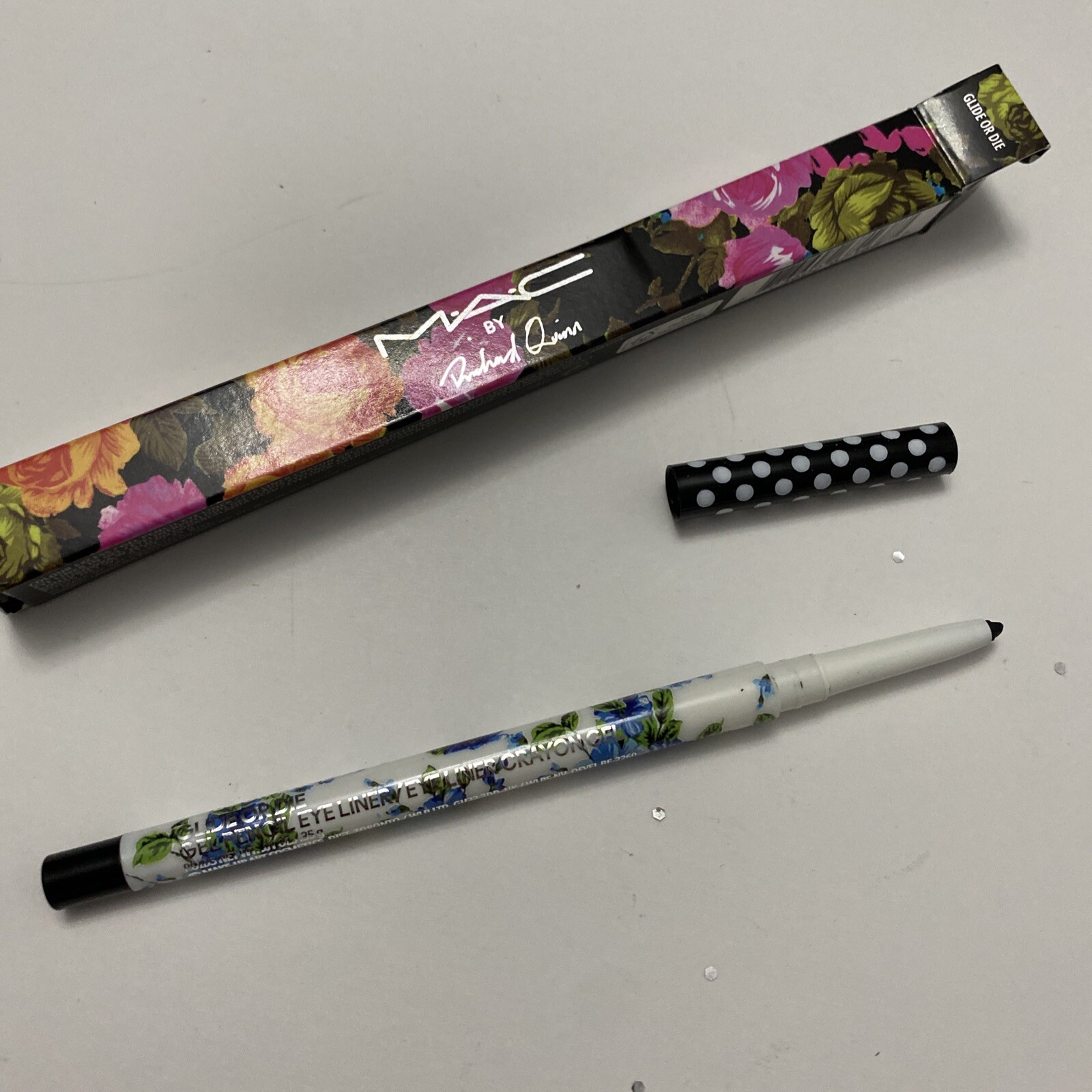 Authentic Mac Pencil Eye Liner Glide Or Die / Eye Liner Crayon Gel 0