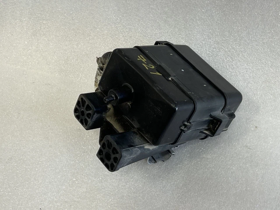 2004 TOYOTA AVALON SMALL ENGINE FUSE RELAY BOX - Image 2 of 4