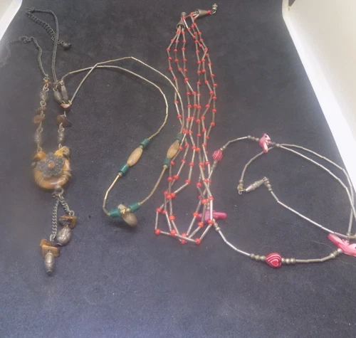 VTG Lot of 4 SilverTone Costume Jewelry Necklaces  (530)