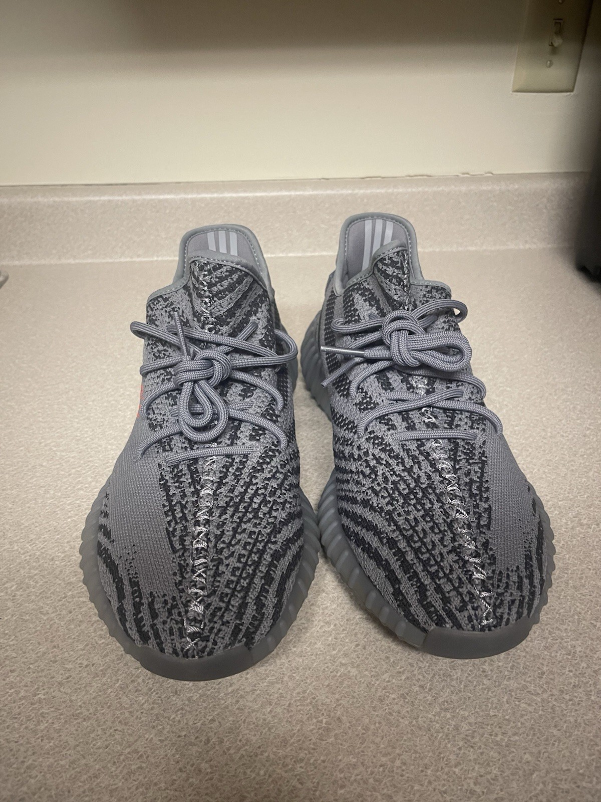 adidas Yeezy Boost 350 V2 Beluga Gray *NEW NEVER WORN*  thumbnail 6