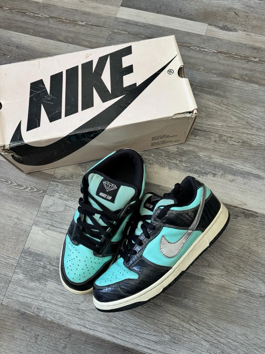 Preços baixos em Nike SB Dunk Low Pro x Diamond Supply Co. Tiffany