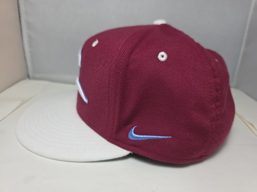 Gorra Calumet College Crimson Wave M/L Nike True Dri Fit - Imagen 2 de 5