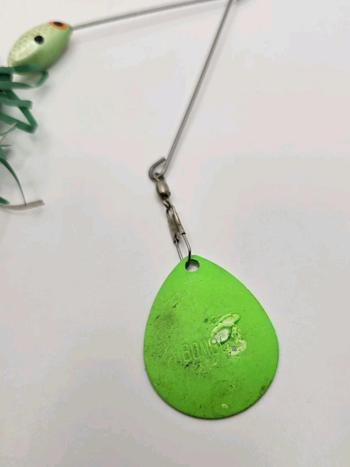 Señuelo de pesca de lubina Bomber de una sola hoja verde Spinnerbait usado 1/2 oz. Foto 2 de 4