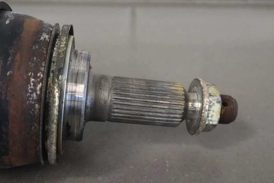 Eje trasero pasajero derecho Toyota Supra 1986-1992 Foto 3 de 4