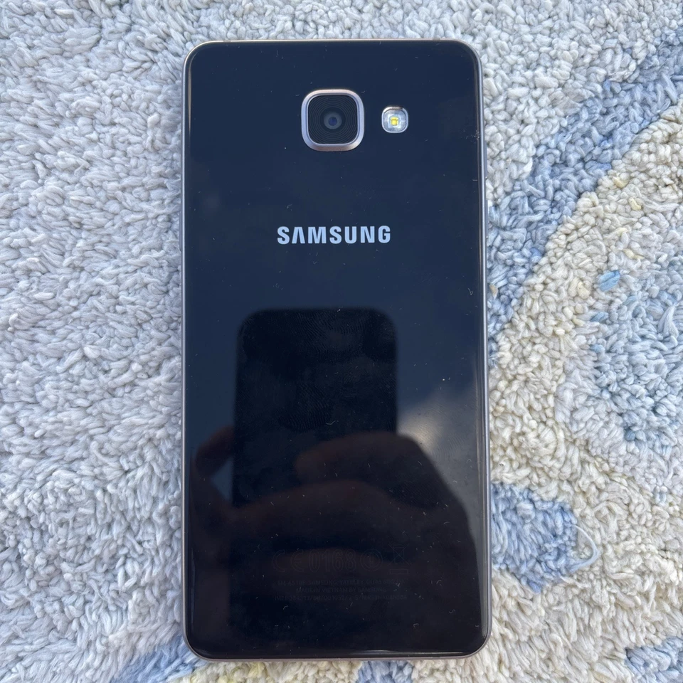 Samsung Galaxy A5 (2017) · 32GB, foto 2 di 5