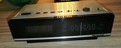 (RARE) Panasonic Vintage Alarm Clock Radio RC-68 TESTED WORKS - Picture 1 of 12