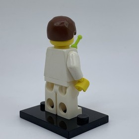 LEGO Doctor EMT Minifigure from Hospital Town doc027 9322