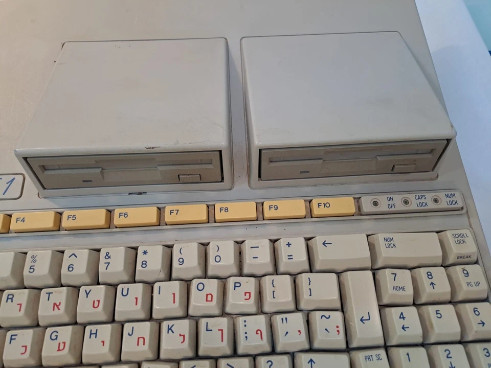 Ordenador Prodest PC1 vintage con dos unidades Foto 3 de 4