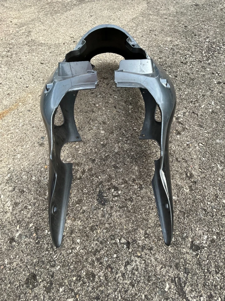 00 01 05 06 99-07 Carenado capó trasero Suzuki Hayabusa GSX-R 1300 47111-24F00 Foto 3 de 4