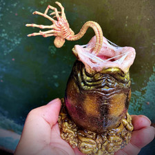 Alien vs. Predator ALIEN EGG Statue Mini Model Resin Display E Version IN STOCK