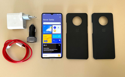 OnePlus 7T 128 GB Handy,  Dual Sim, Warp + KFZ + 2x Sandstone + Top Zustand
