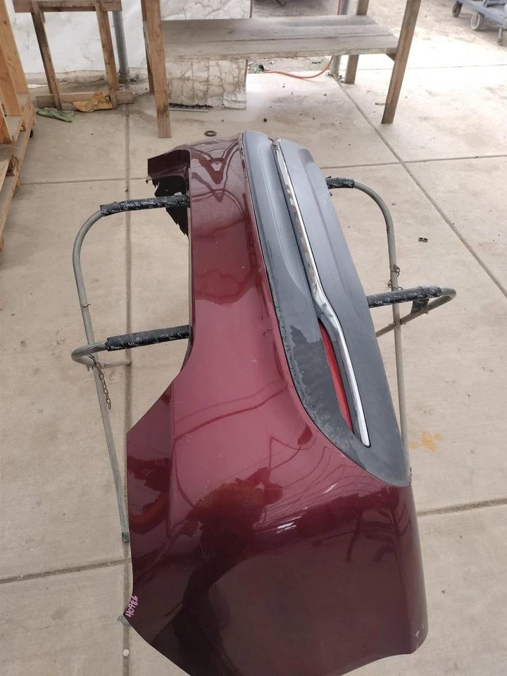 RED REAR BUMPER ASSEMBLY 2015-2017 CHRYSLER 200 — 第 2/4 张图片