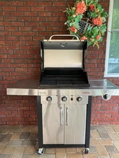 Char-Broil  Commercial TRU-Infrared Gas Grill 3 Burnners