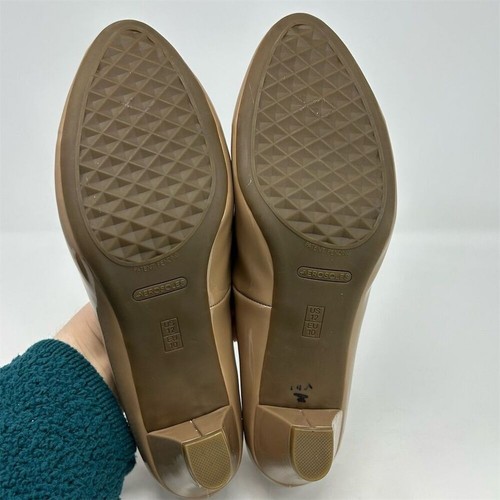 Aerosoles Women's Beige Faux Patent Leather Block Heel Pumps Size 12W Almond Toe - Picture 9 of 14