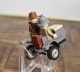 Lego Indiana Jones Jungle Cruiser and Motorcycle Chase - NICE CONDITION.