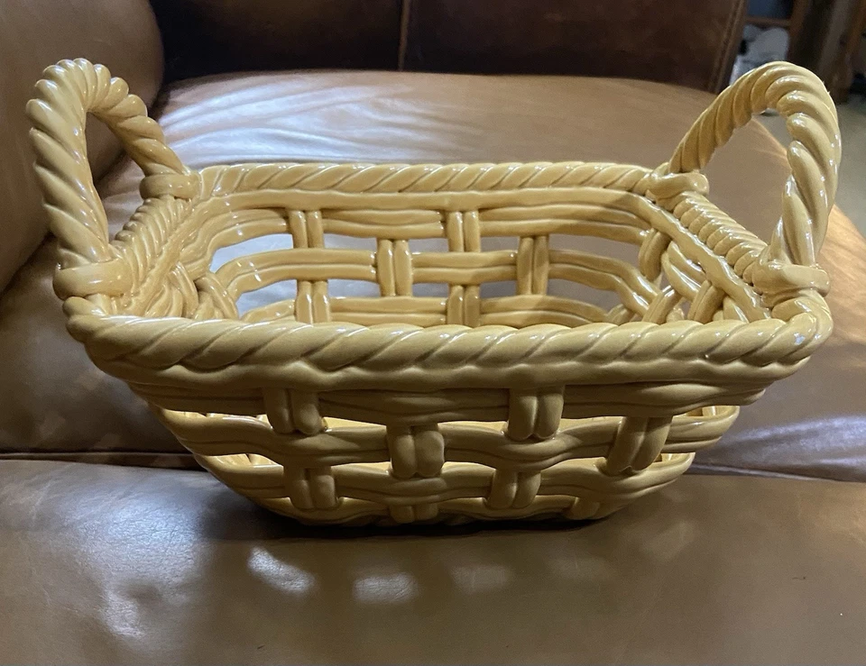 Hand Woven Ceramic Yellow Basket by Tabletops Gallery Chill N’ Heat N’ Serve - Изображение 3 из 4