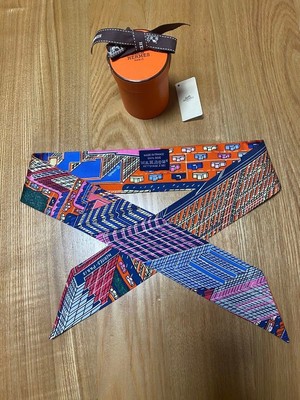 Hermes Twilly PANTIN CITY Seide 100% Neuzustand mit Box aus Japan