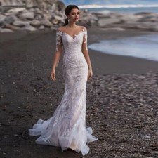 Beach Long Sleeves Mermaid Tulle Wedding Dress V-Neck Lace Back With Button Gown