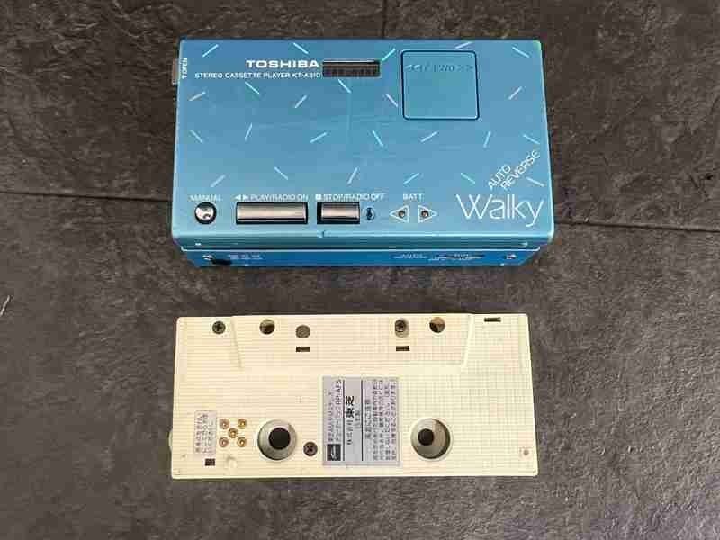 Toshiba Walky KT-AS10 Portable Cassette Player Walkman Vintage