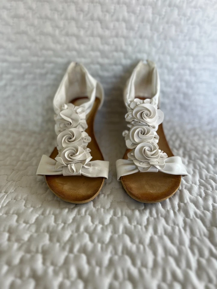 Patrizia Spring Step Women’s White Floral Wedge Sandals Size 7 – Dressy Summer - Image 3 of 4