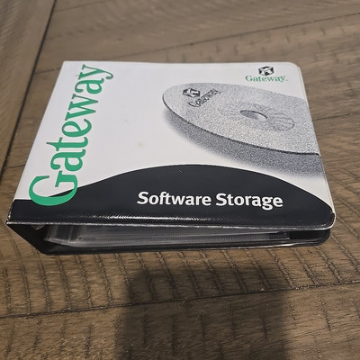 Vintage Gateway CD STORAGE BINDER 1.5'' w/ MANY Software Games See Pictures