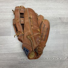Vintage Baseball Glove Pro Style Professional Model 22076 Fielder Pride Taiwan