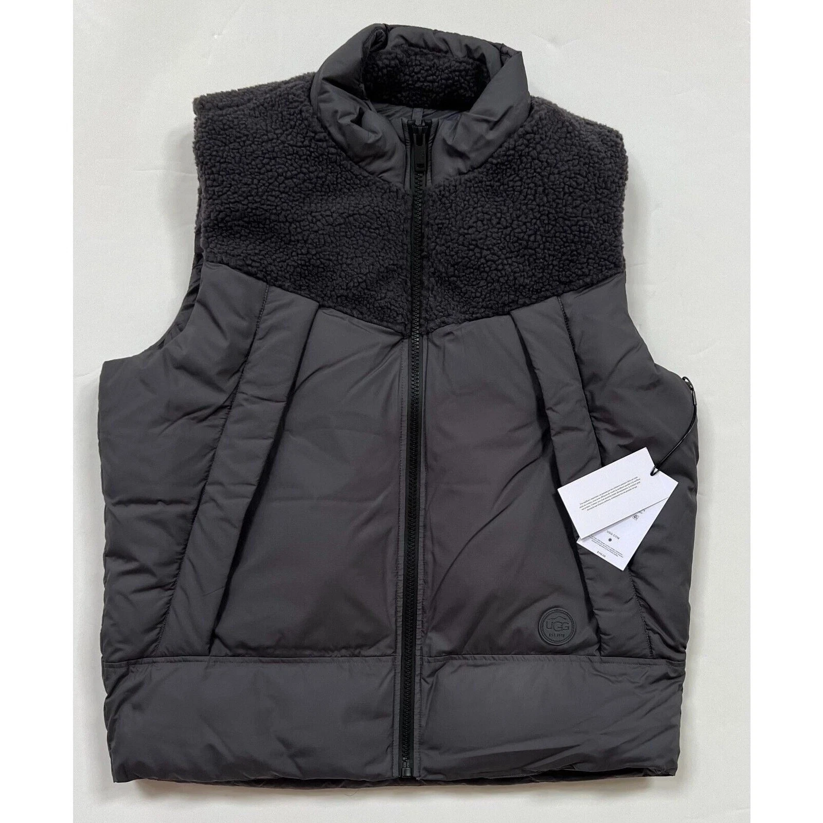 UGG Zoltan Sherpa Puffer Vest Gray 1132252 Mens Size L MSRP $150