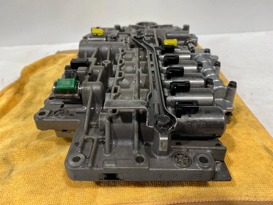 Audi Q7 Volkswagen Touareg 2015 carrocería de válvula de transmisión C8325039 92 k millas (TL) Foto 4 de 4